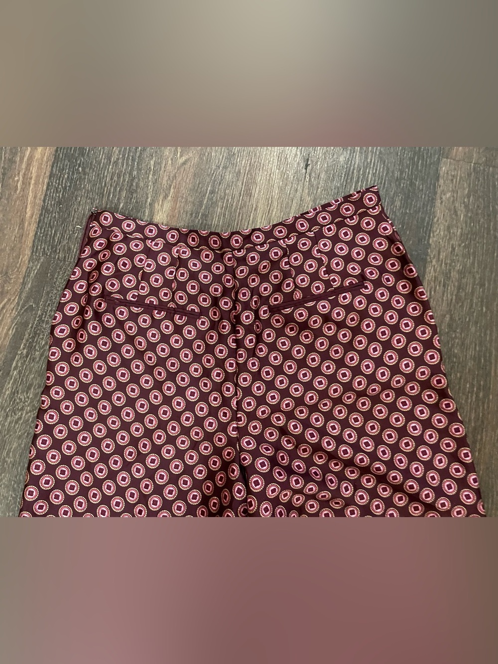 Ann Taylor The Wide-Leg Pant in Satin Geo Print - Poised Plum
SIZE 8 *NWT* - Picture 11 of 16